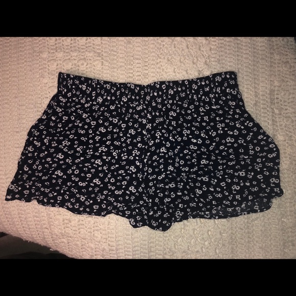 flower pattern, flowy shorts - Picture 1 of 1
